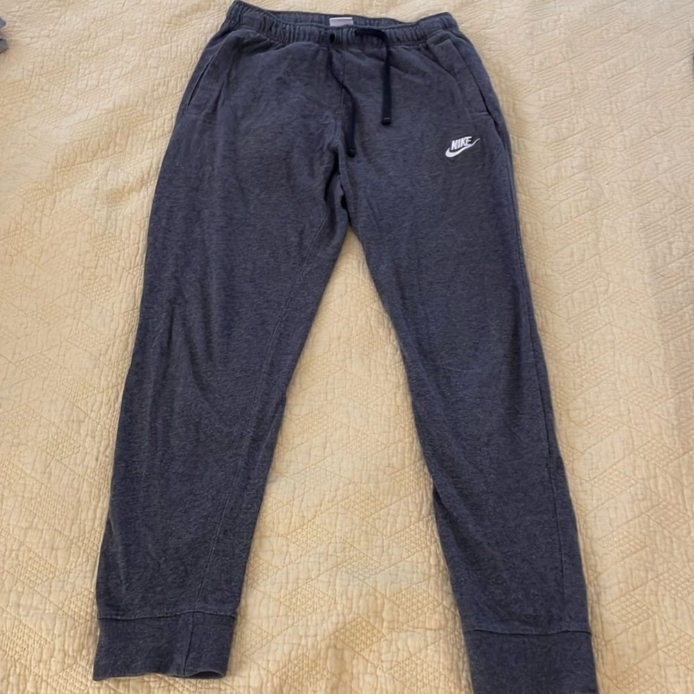 Men’s Nike lightweight joggers